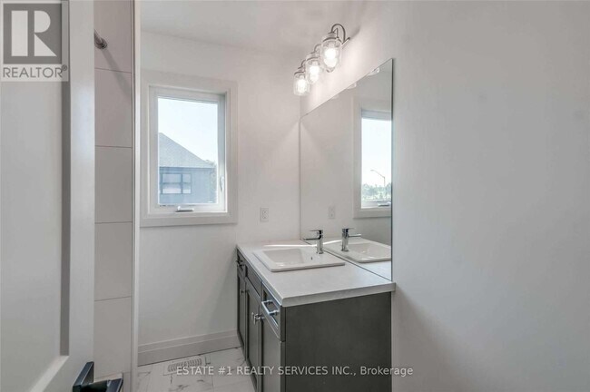 Photo - 20 Rosina Ln