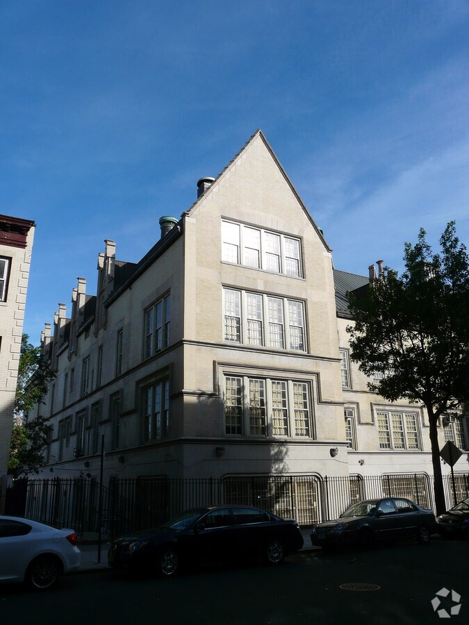 Photo - 2435-2447 Walton Ave