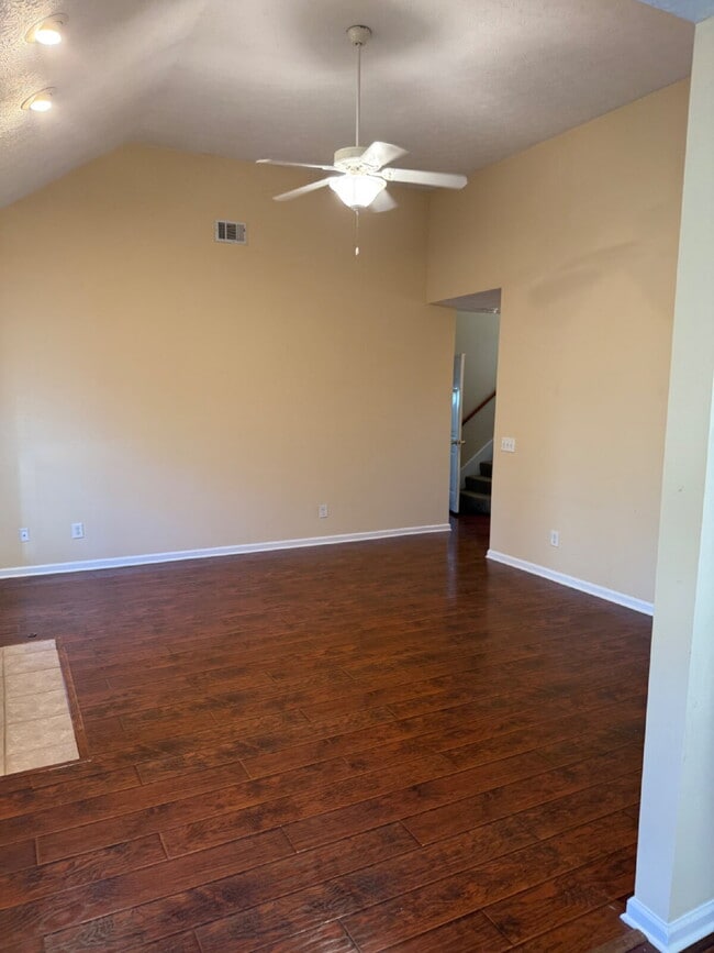 Photo - 4 bed/3bth with over 2000 sq ft. In beautiful Hendersonville!!!