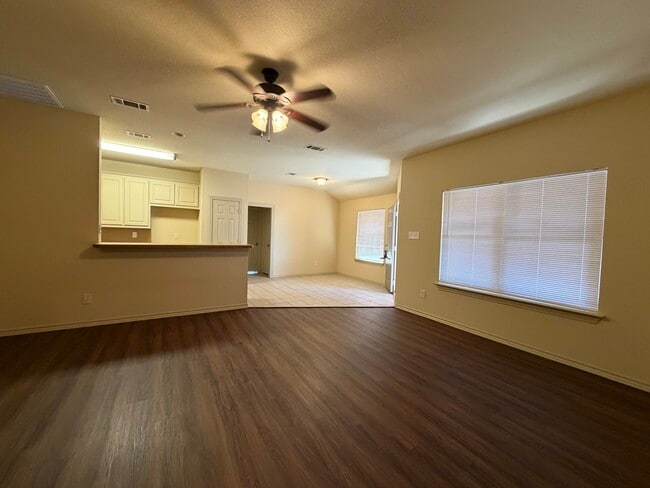 Photo - 5801 Swords Dr