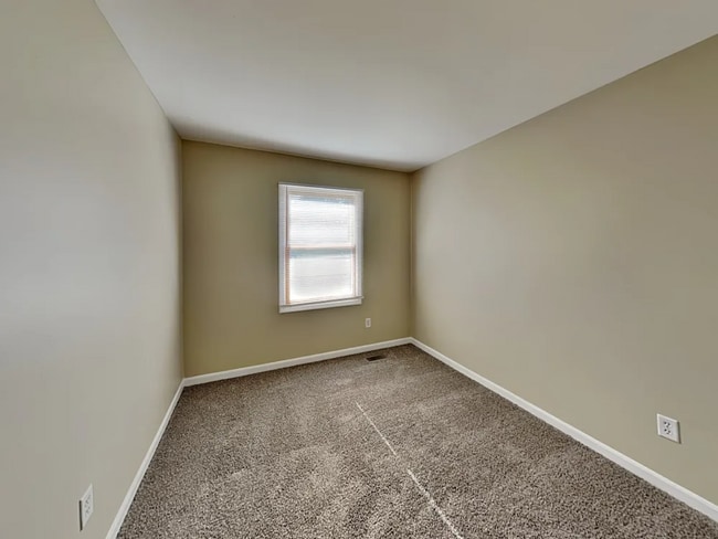 Photo - 873 Foran Ln