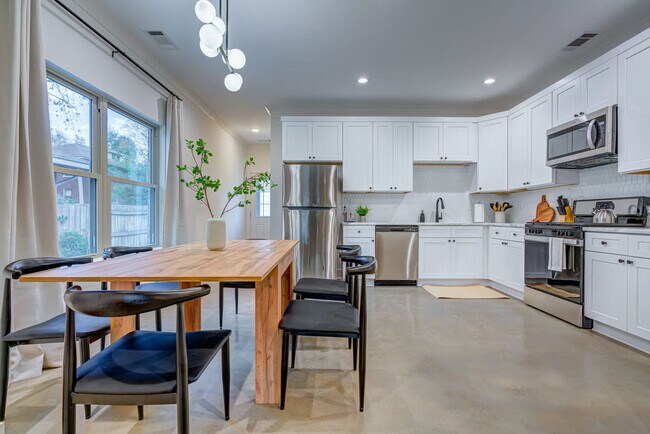 Photo - 668 Hawthorne St Unidad ID1262271P