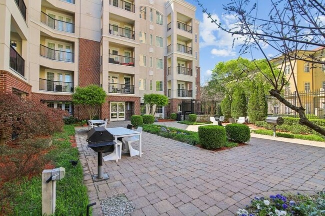 Photo - The Rocca Piazza at Paces