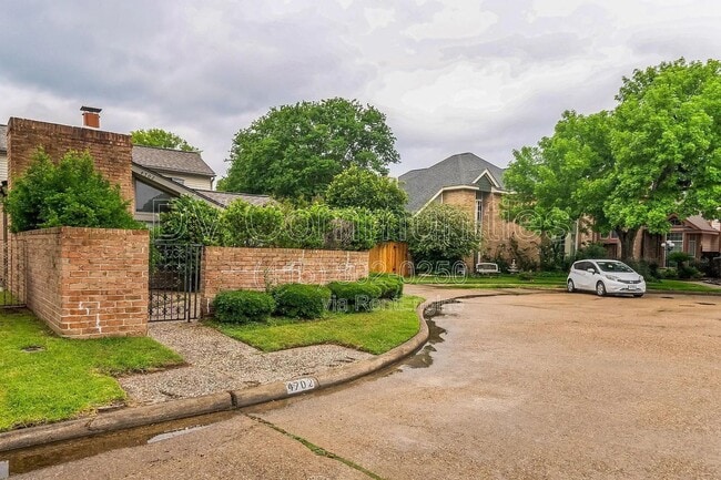 Photo - 4702 N Cashel Cir