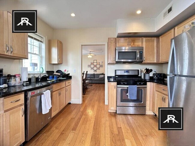 Building Photo - 4 bedroom in Brighton MA 02135 Unit 2 Rental