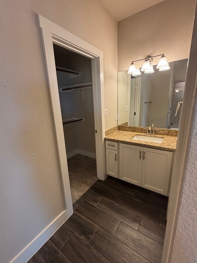 Photo - 100 Strawberry Flds