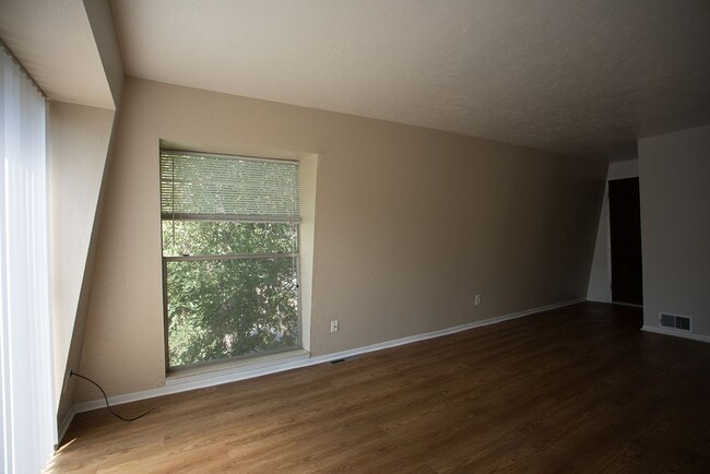 Photo - 604 Marine St Unit 4