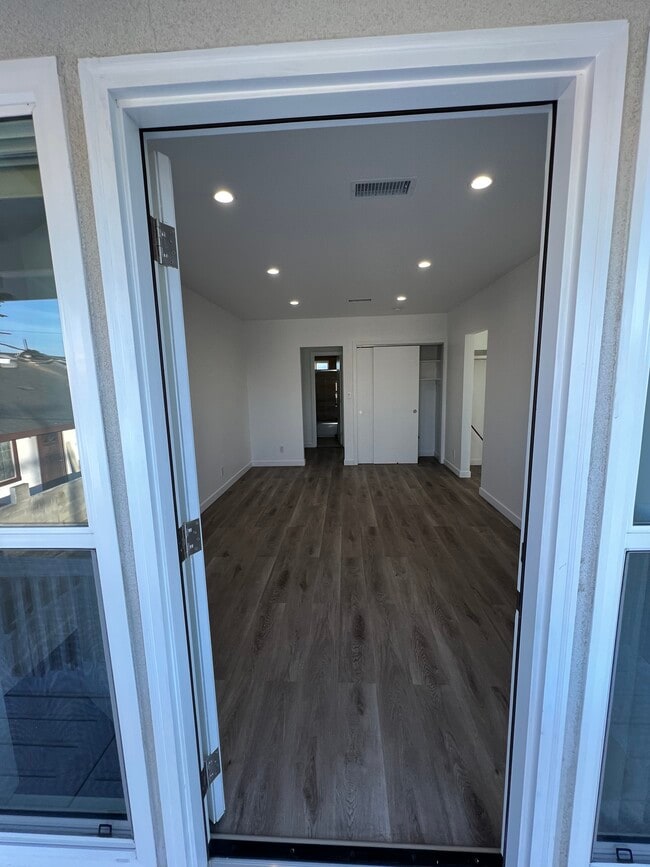 Photo - 1042 W Vernon Ave Unit 1042