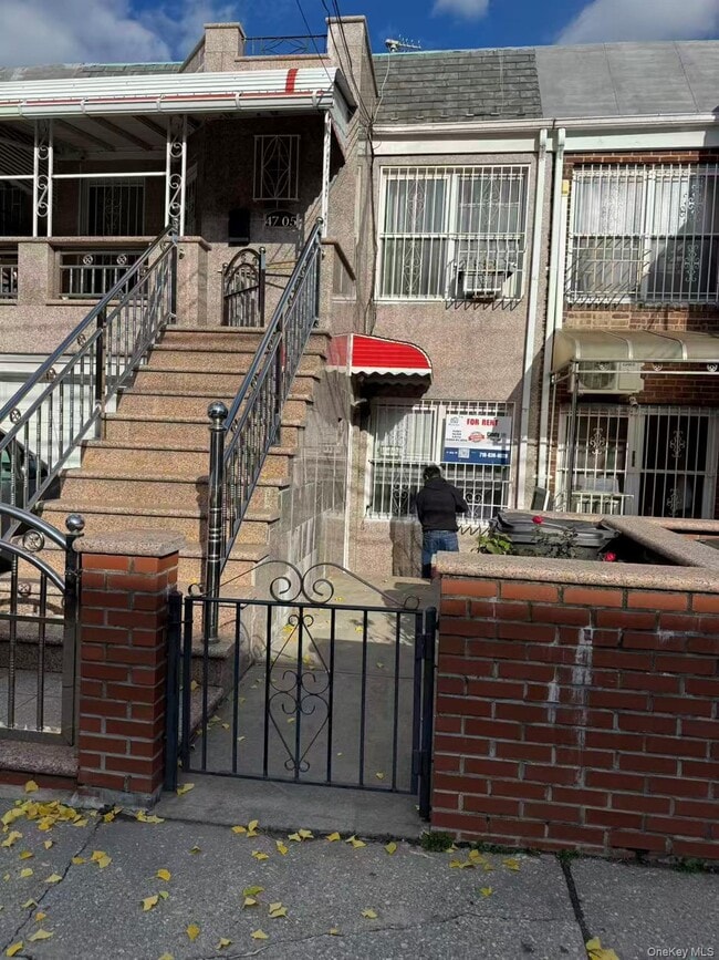 Building Photo - 47-05 90th St Unit 1FL