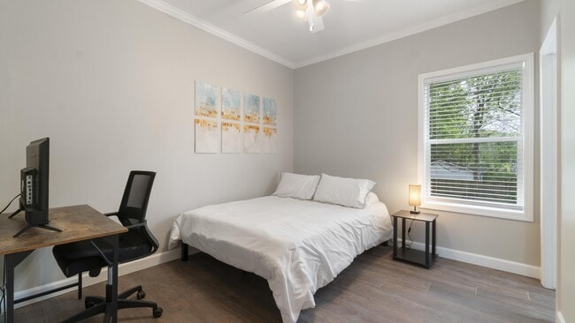 Photo - 601 English Ave NW