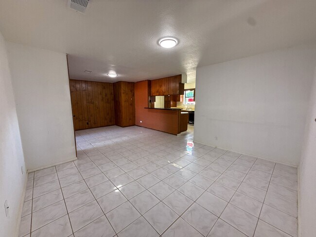 Photo - 201 Gumwood Ln