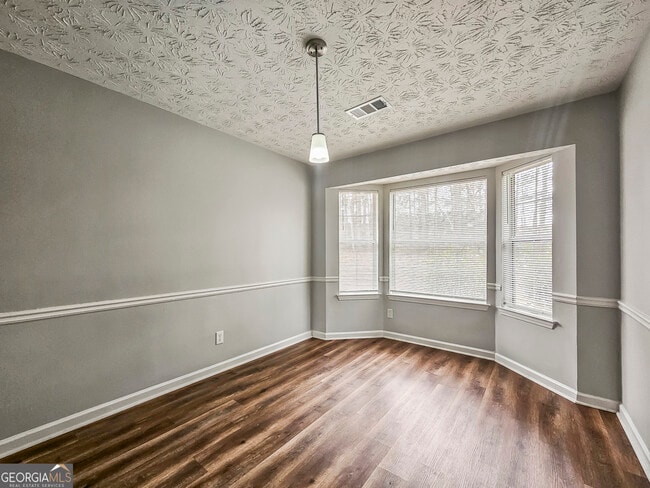 Photo - 3051 Red Oak Trail