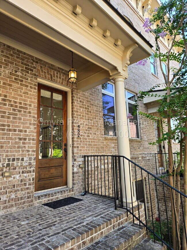 Gorgeous Townhouse near Ansley Mall!