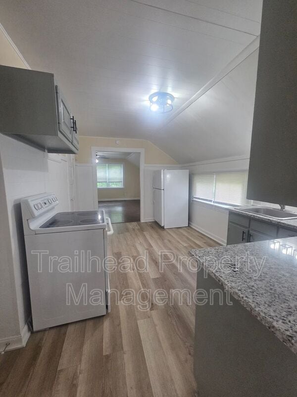 Photo - 3115 S Forest Ave