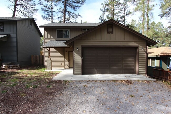 Building Photo - Price Improvement! Charming Home in Mounta...