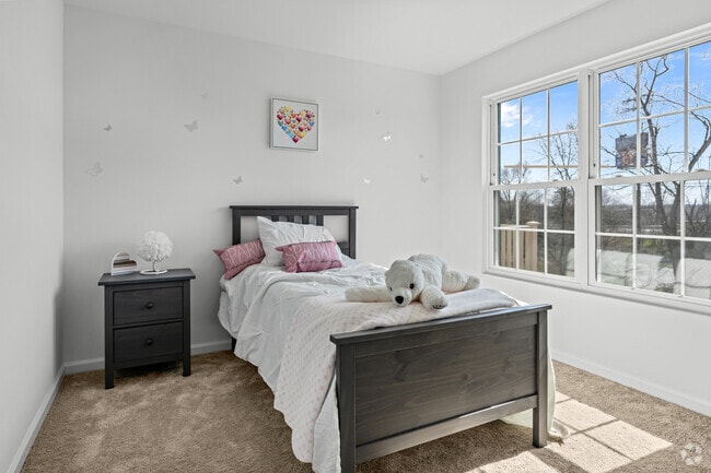 BR, 2BA - 1076SF Bedroom