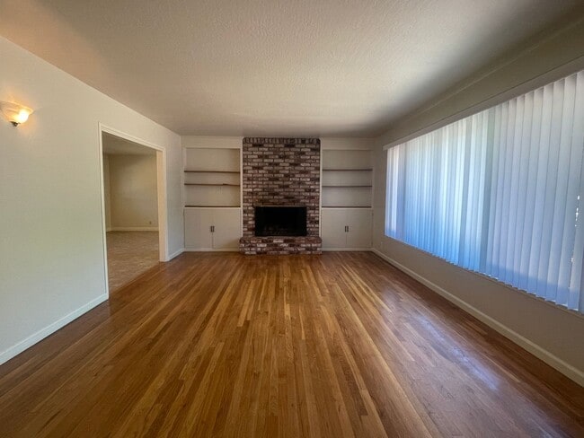 Photo - 17695 Laurel Rd