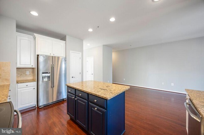 Photo - 844 Oriole Ave