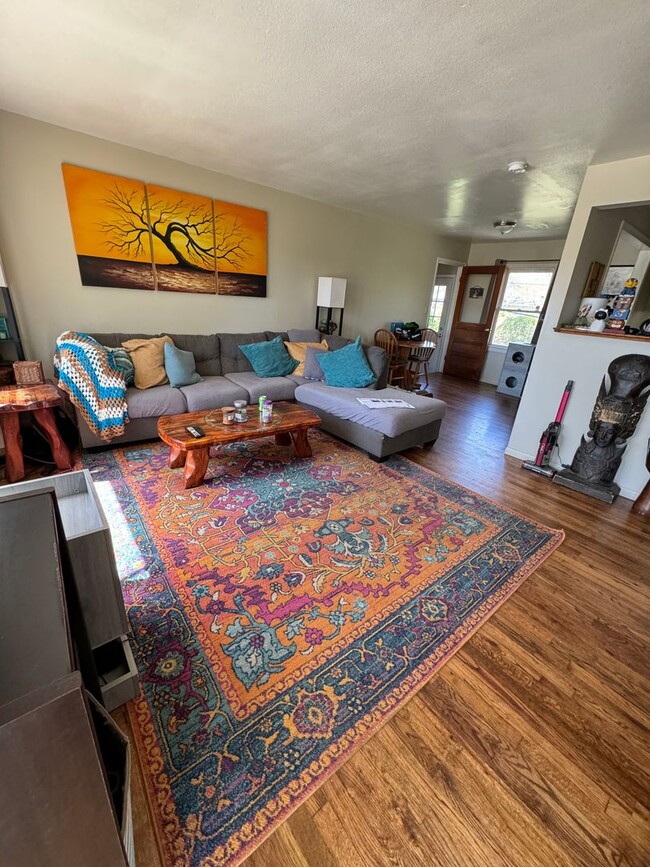1602 W 22nd Terrace