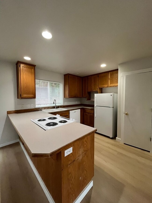 Photo - Spacious Four Bedroom Home with Bonus Room - Toledo St