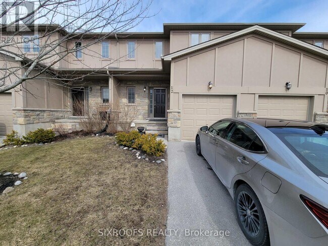Photo - 2089 Beaverbrook Ave
