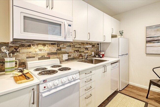 Photo - 6530 Delridge Wy SW Unit A
