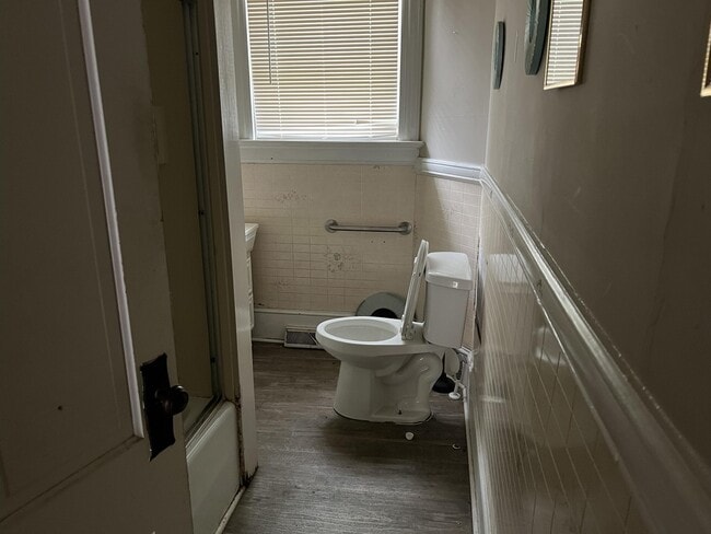 Photo - 212 E Capitola Ave