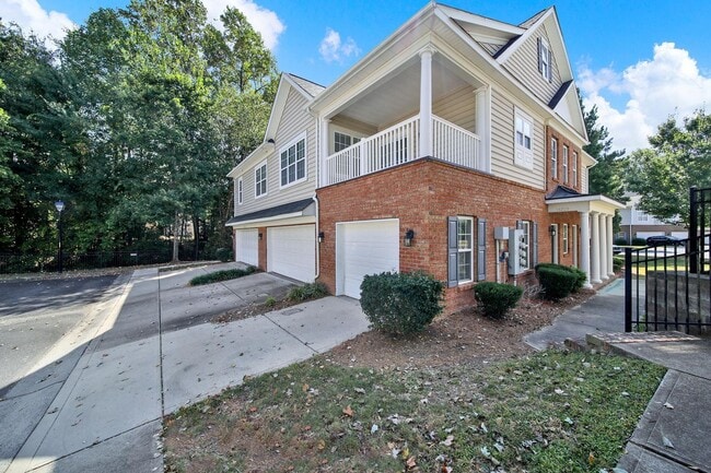 Building Photo - Lovely Two Bed Two Bath Townhome in Ballan...