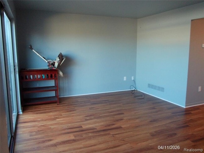 Photo - 50450 Bay Run N