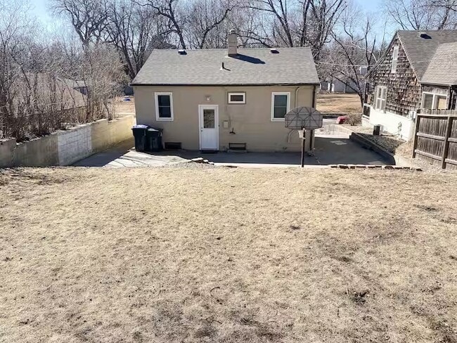 Photo - 2208 S Covell Ave