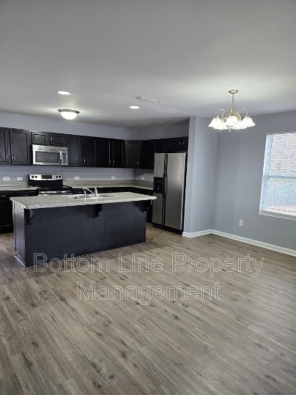 Photo - 912 Sherman St