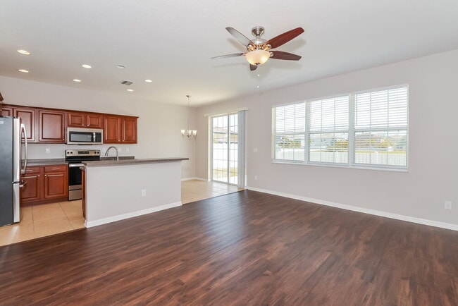 Photo - 425 Chimney Rock Dr