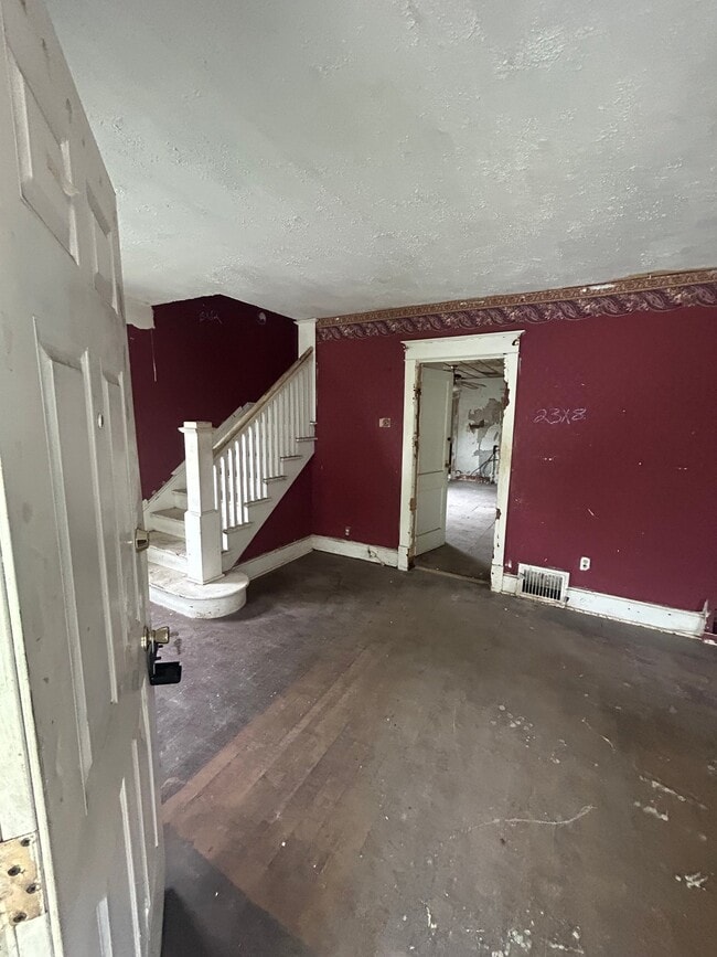 Photo - 560 Highland Ave
