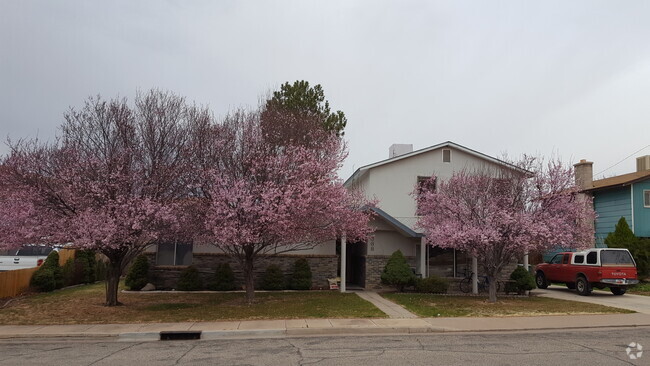 Building Photo - 368 Hillside Dr Rental