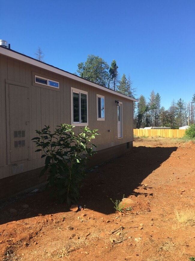 Photo - Paradise Location with end of road privacy...