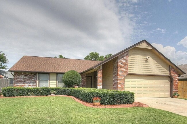 Building Photo - Great Location - 3Bed 2Bath House