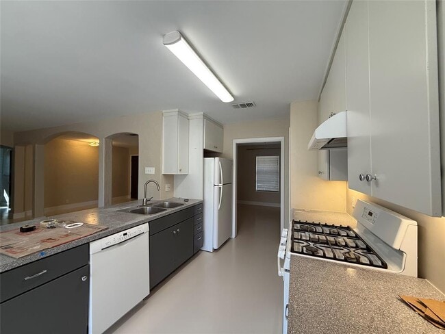 Photo - 7407 Albert Rd