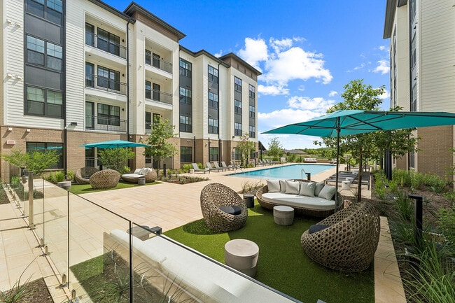 Enjoy sunny days relaxing by the resort-style pool - Elina