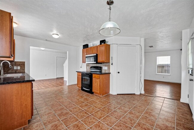 Photo - 4403 Sprangletop Ave