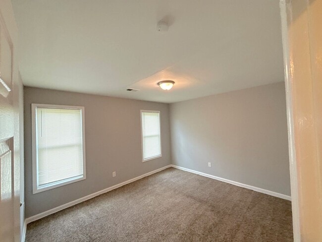 Photo - 4360 Bluebell St