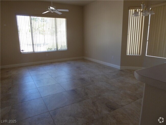 Building Photo - 2545 Youngdale Dr Rental