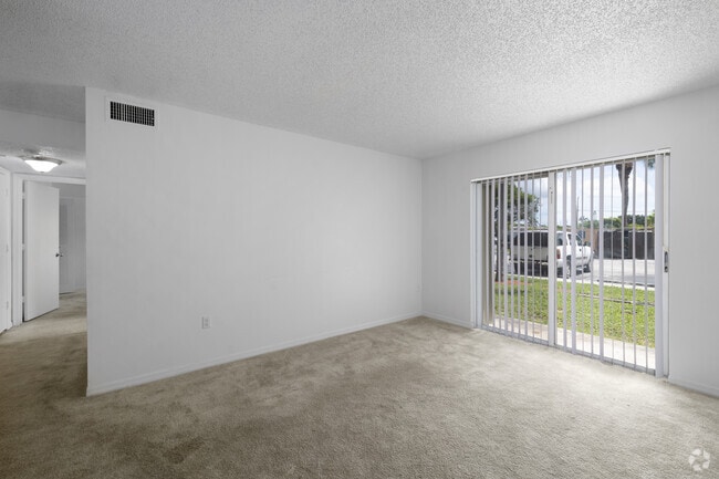 2 habitaciones, 1 baño - 755 pies cuadrados - Sala de estar - Winchester Gardens