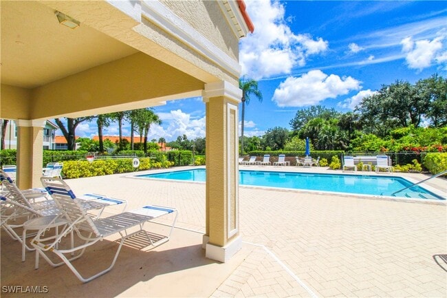 Building Photo - 5025 Cedar Springs Dr Unit 102