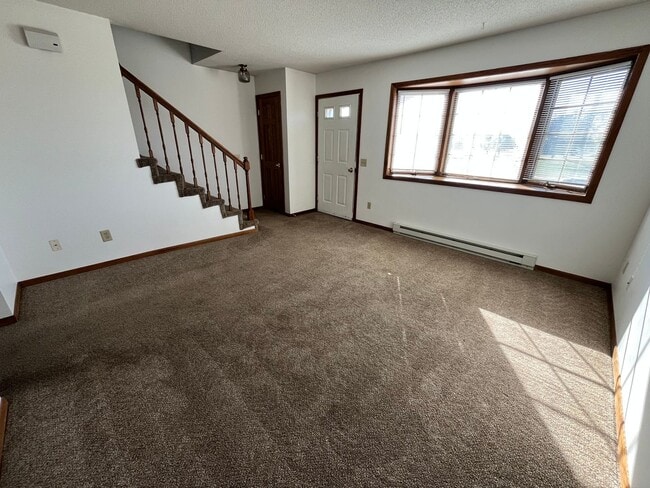 Photo - Great Location - 2 Bdrm , 1.5 Baths  - Ava...