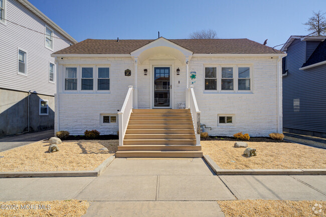 Building Photo - 307 Asbury Ave Rental