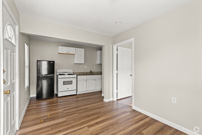 1BR, 1BA - 368SF - Dining Room