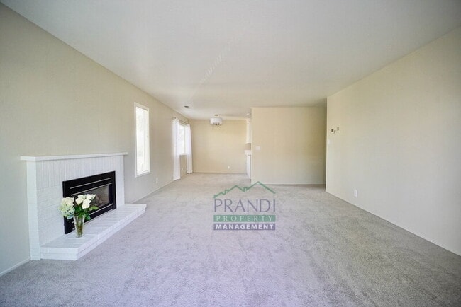 Photo - 575 Larkspur Plaza Dr Unit Apt 3