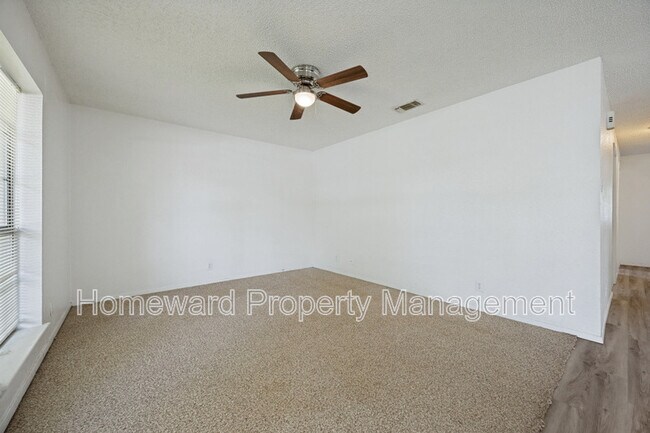 Photo - 806 W Belden St