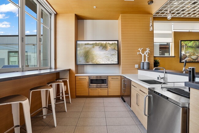 Photo - ROEN Menlo Park