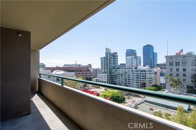 Photo - 600 W 9th St